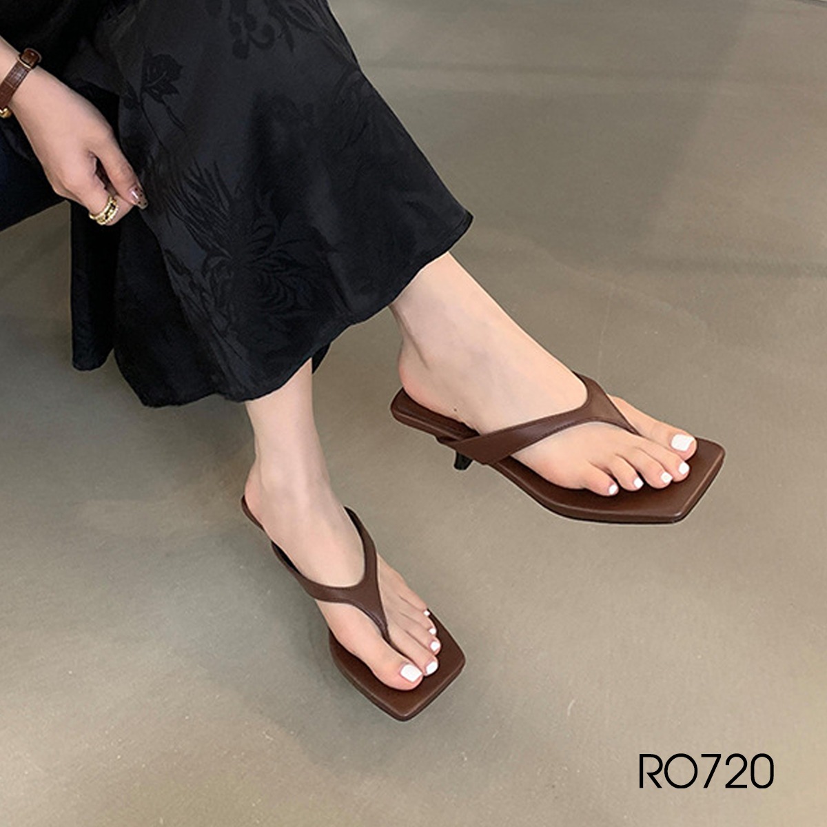 Dép nữ xỏ ngón, gót nhọn ROSATA RO720 - 4p - Đen, Nâu - BKSTORE