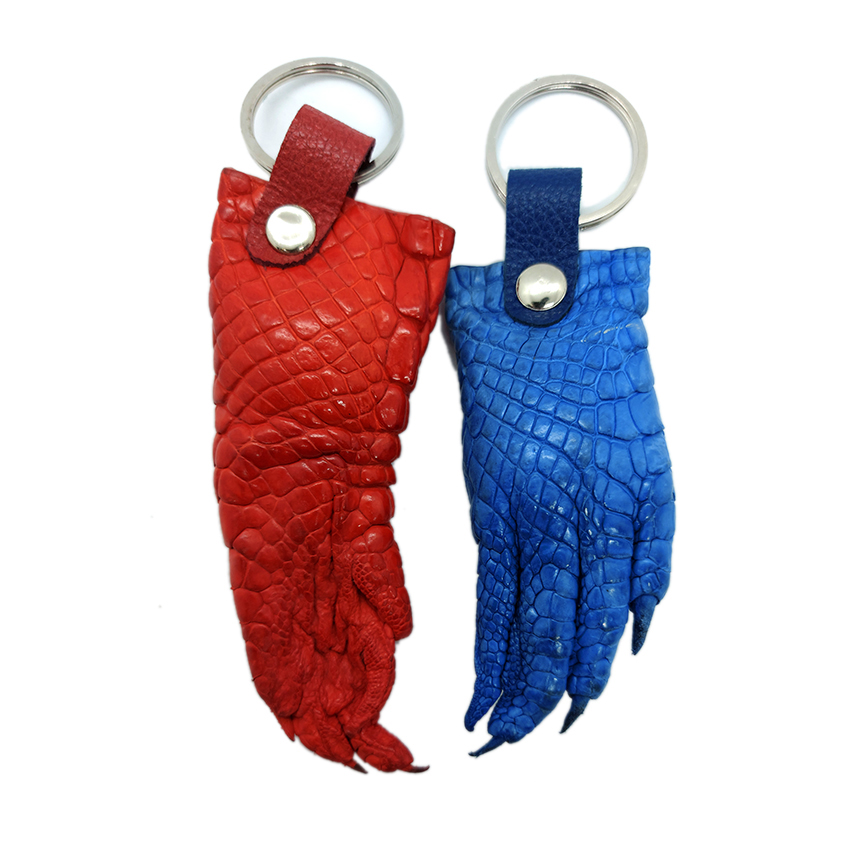 Combo 2 móc khoá bàn chân da cá sấu CS1-MK0TCK1 (Kiểu dáng và màu sắc ngẫu nhiên) 2