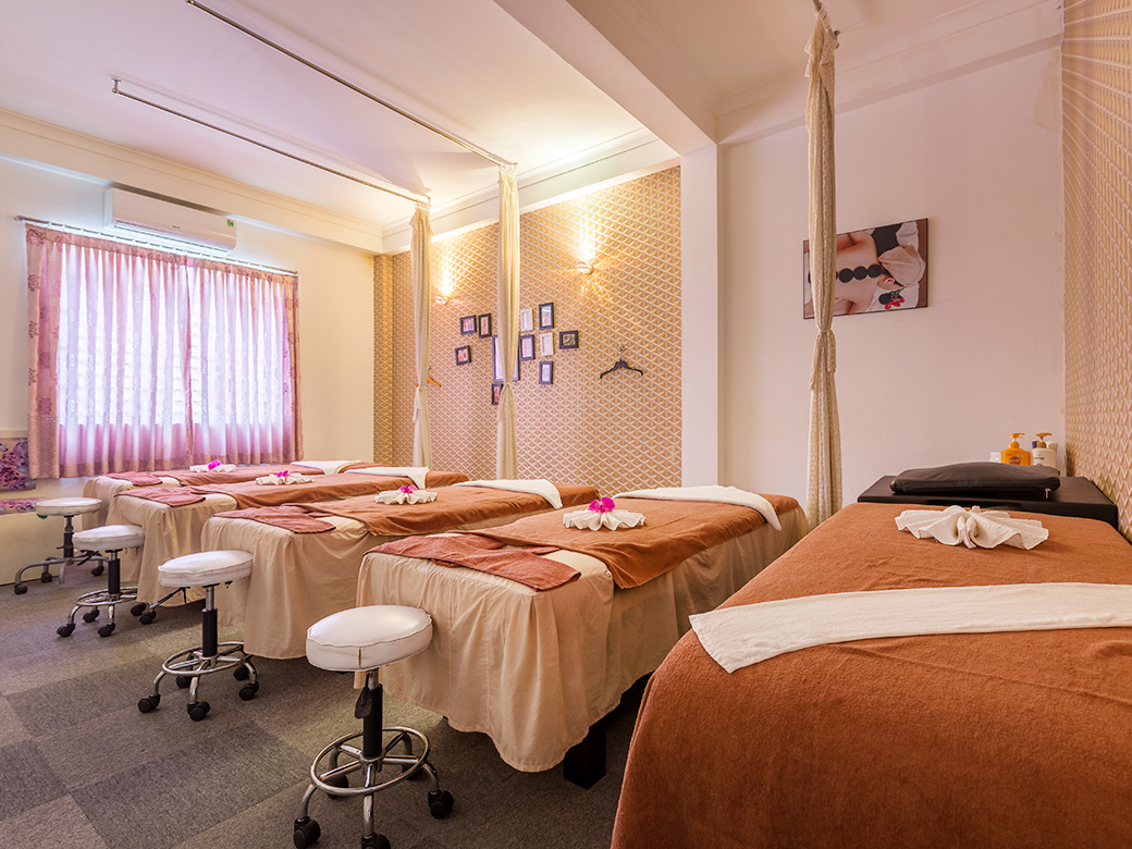 Massage Vật Lý Trị Liệu 60 Phút + 15 Phút Chườm Đá (Xông Mũi) Tại Paradise Beauty & Spa