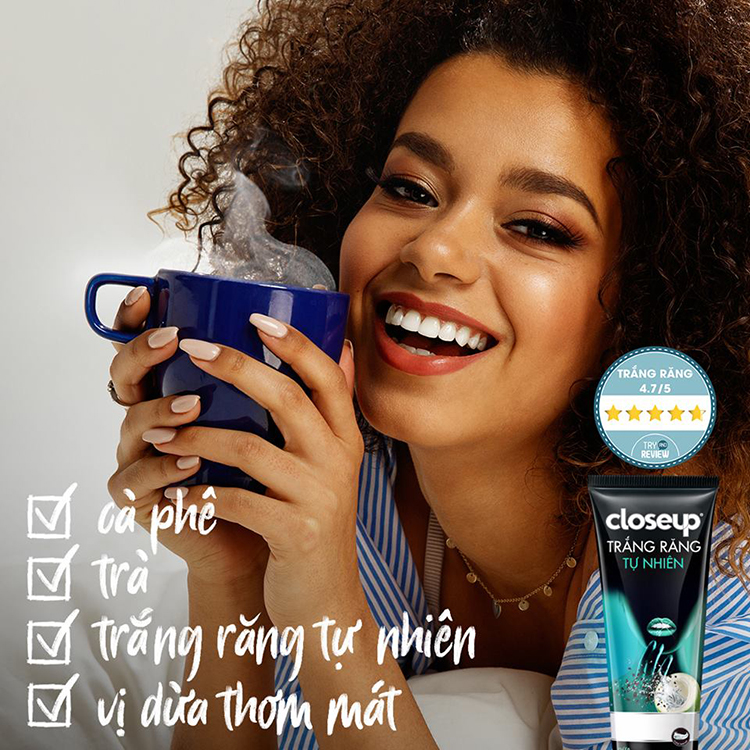 Combo Trắng Răng Tự Nhiên - 1 Kem Đánh Răng Closeup Trắng Răng Tự Nhiên Vị Dừa Thơm Mát (180g) + 1 Bàn Chải Closeup Precision Clean - Giao Màu Ngẫu Nhiên