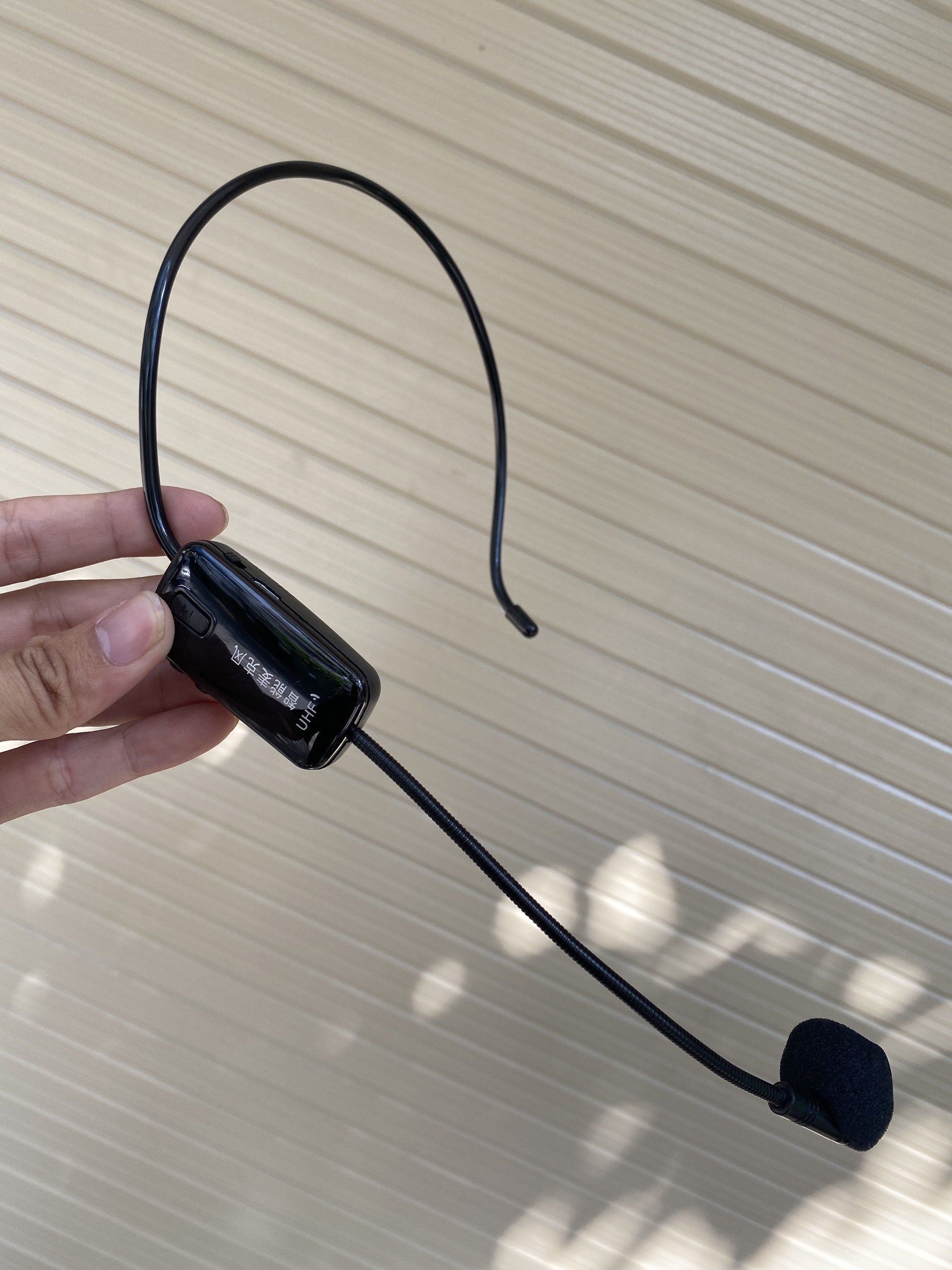 Loa trợ giảng Shuae SM918 - Máy trợ giảng kèm micro cài tai không dây - Kết nối Bluetooth, AUX, USB, SD card, FM - Công suất 15W - Có echo hát karaoke dễ dàng - Pin sạc dung lượng lớn cho thời gian sử dụng lên đến 6h - Hàng nhập khẩu 5