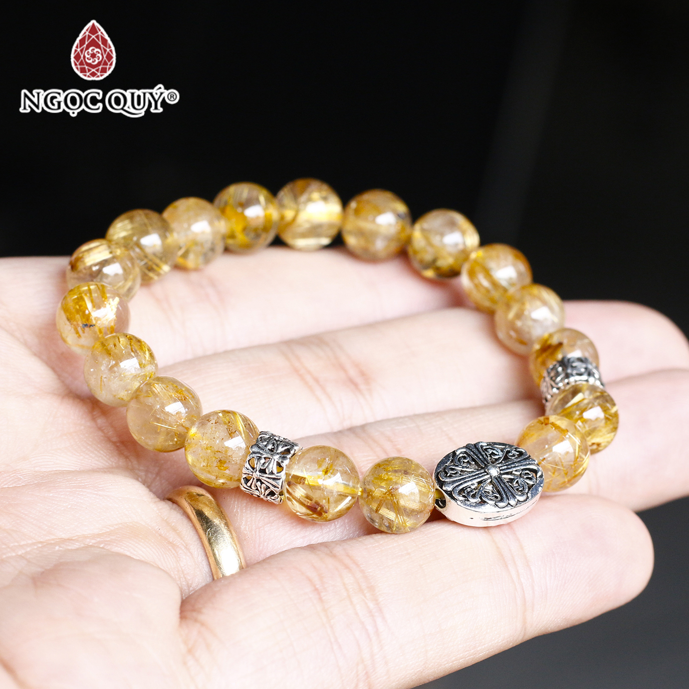 Vòng thạch anh tóc vàng AAA phối charm bạc 8.5mm mệnh thủy, kim - Ngọc Quý Gemstones