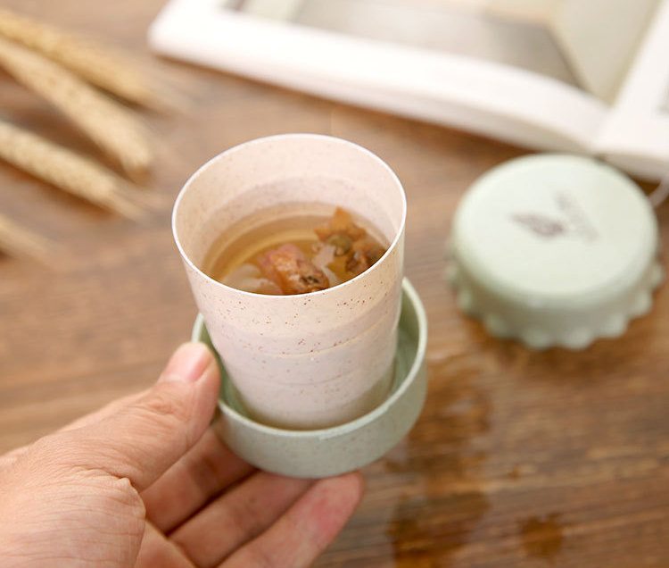 Bộ sản phẩm làm từ thân cây yến mạch thiên nhiên, thân thiên gồm: 1 dụng cụ vắt cam (10.5 x 17 x 8cm) + 2 ly xếp gọn (10.5 x 17 x 8cm) giao màu ngẫu nhiên