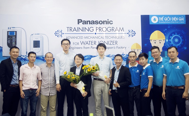 Thế Giới Điện Giải được đào tạo bởi các kỹ sư Panasonic Nhật Bản