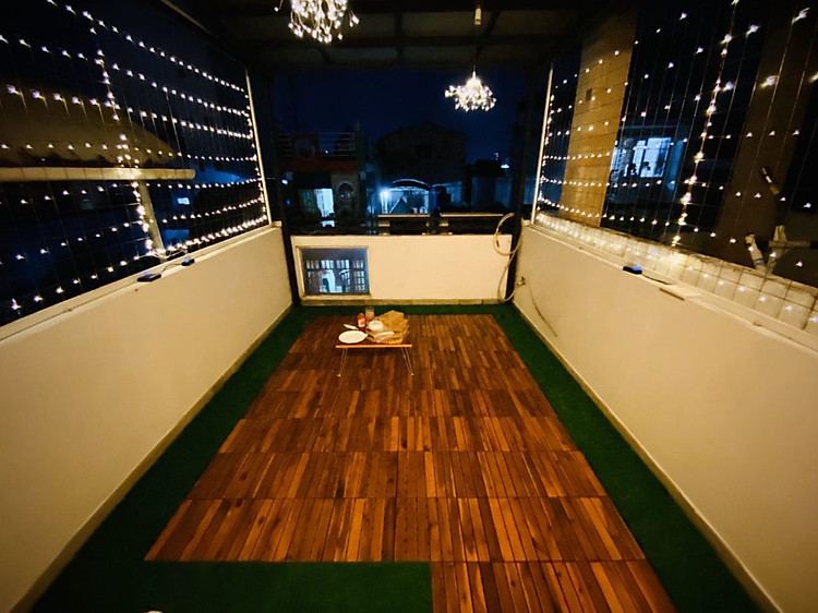 van-san-lot-ban-cong