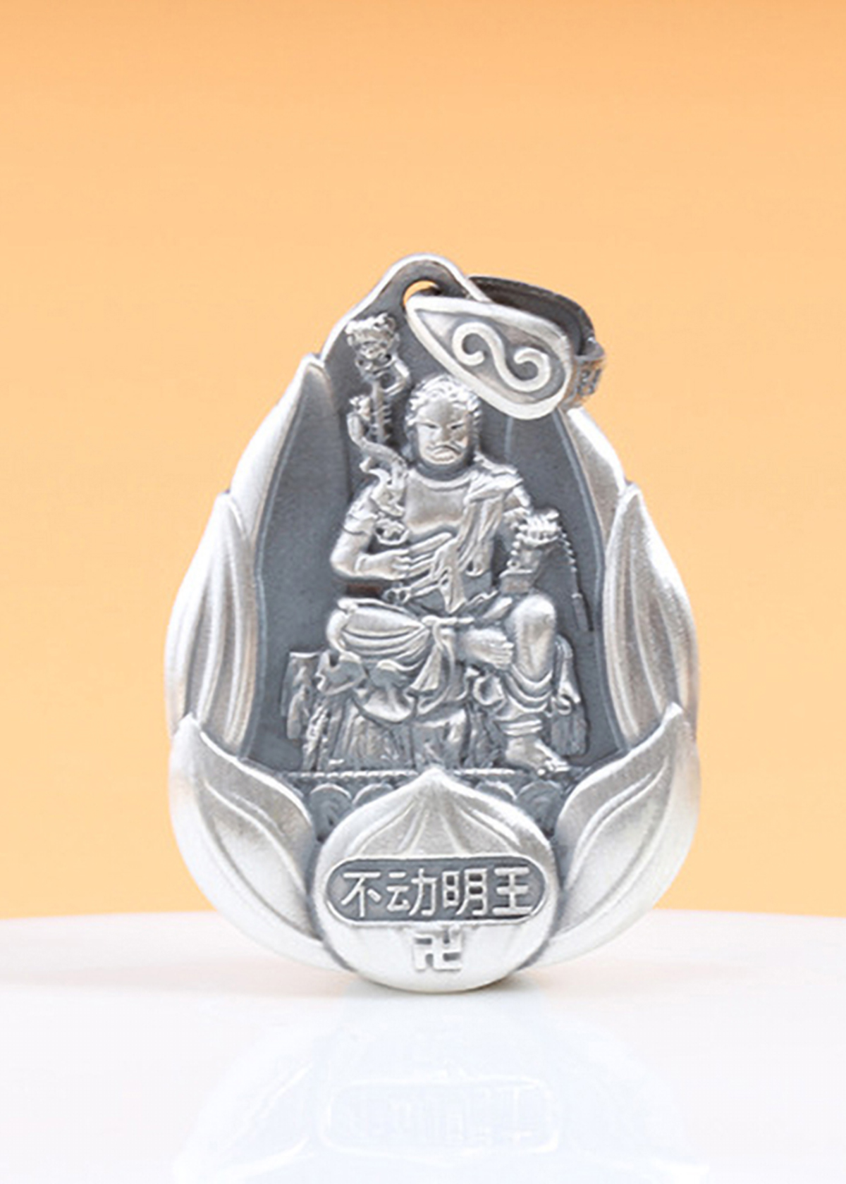 Charm bạc hình phật bản mệnh treo - Ngọc Quý Gemstones
