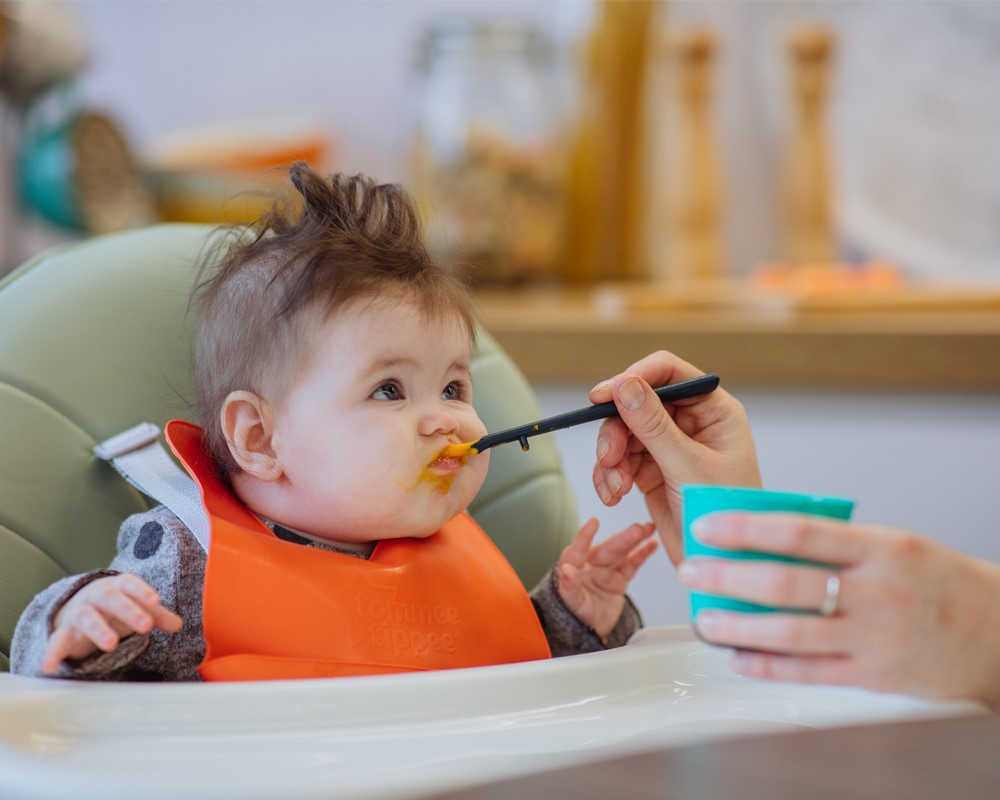 Thìa Ăn Dặm Tommee Tippee Softee, Cho Bé Từ 4 Tháng - Set 5 Thìa, Tách Lẻ (Giao Màu Ngẫu Nhiên)