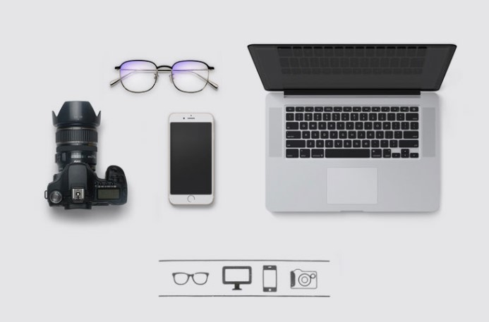 Khăn Ướt Lau Kính Mắt Essilor (Hộp 200 Tờ)