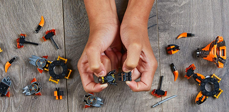 Con Quay Lốc Xoáy Đất LEGO 70662