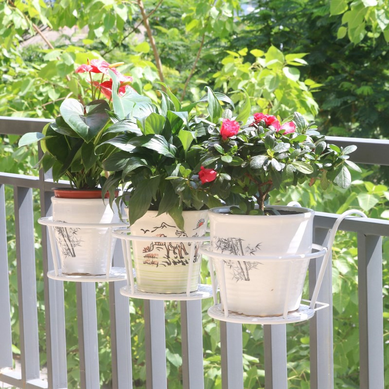 gia-treo-hoa-ban-cong