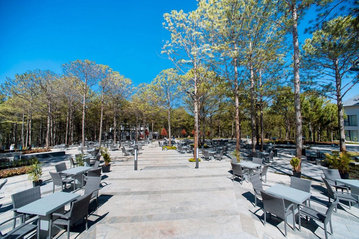 Terracotta Hotel & Resort 4* Đà Lạt - Buffet Sáng, Hồ Bơi, Xe Đưa Đón Trung Tâm, Nằm Bên Hồ Tuyền Lâm Thơ Mộng