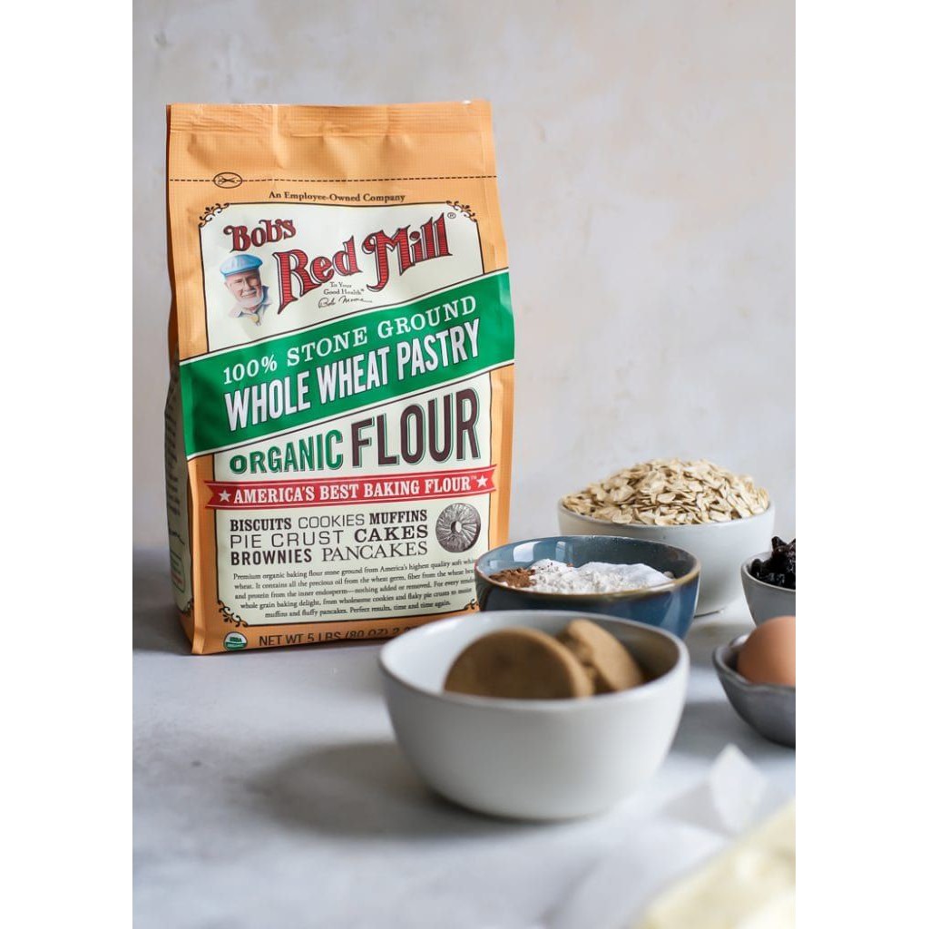 bột mì nguyên cám mềm hữu cơ hiệu bob s red mill whole wheat oreganic pastry flour 2.27kg 3