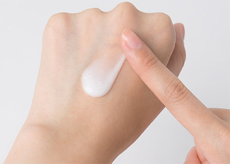 Sữa dưỡng thể hương cam chanh innisfree My Essential Body Refreshing citrus body lotion 330ml  - 131171007