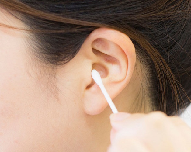 Hộp 110 tăm bông vệ sinh tai kháng khuẩn Sanyo - Made in Japan