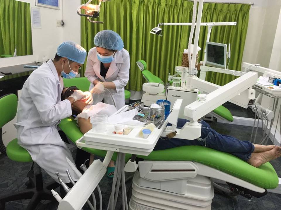 Gói Dịch Vụ 2 Lần Tẩy Trắng Răng Tại Nha Khoa Thẩm Mỹ & Spa Hồng Ân