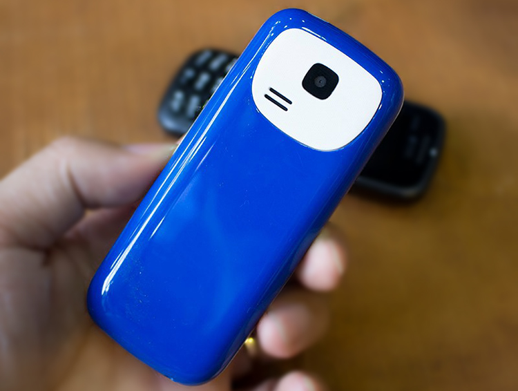 Điện Thoại Chống Va Đập M-Power E2202 (Xanh) - Hàng Nhập Khẩu