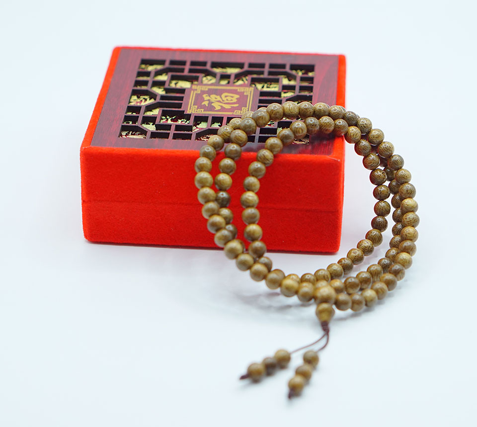 Vòng Tay Gỗ Trầm Hương 108 Hạt - Size Hạt 8 Ly - Mùi Hương Thoang Thoảng - Vân Gỗ Tự Nhiên - Hình Ảnh Thực Tế Trong Mô Tả