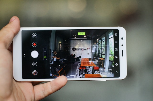Điện Thoại Asus Zenfone Max Plus M1 ZB570TL (32GB/3GB) - Hàng Chính Hãng - Silver Điện Thoại Asus Zenfone Max Plus M1 ZB570TL (32GB/3GB) - Hàng Chính Hãng - Silver