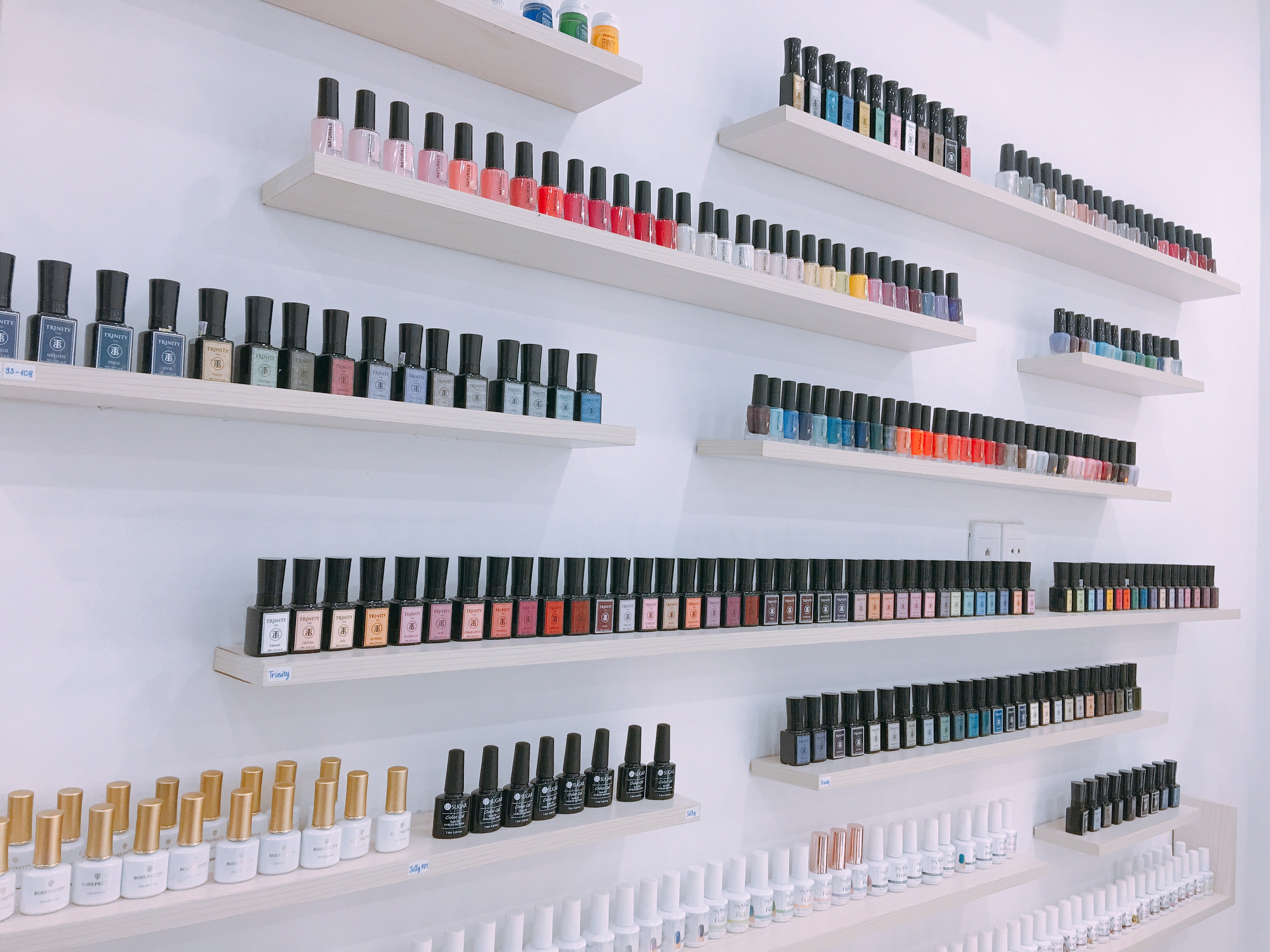 Combo Nail: Nhặt Da Tay Kết Hợp Sơn Gel TRINITY Tại MOH Beauty