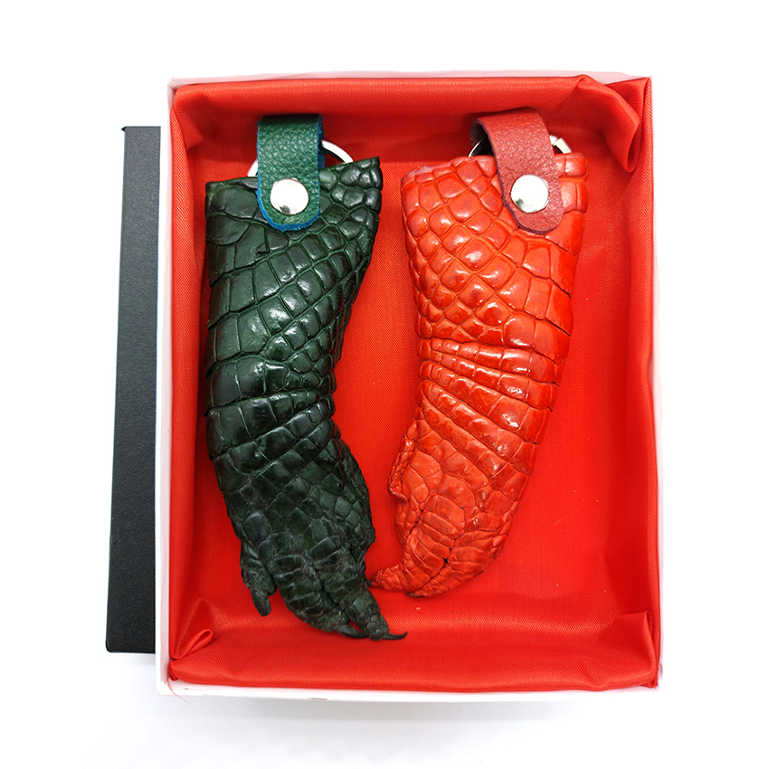 Combo 2 móc khoá bàn chân da cá sấu CS1-MK0TCK1 (Kiểu dáng và màu sắc ngẫu nhiên) 6