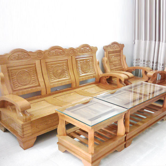 Bộ bàn ghế gỗ phòng khách 5 món gỗ sồi là sản phẩm chất lượng cao được đầu tư kỹ lưỡng từ chất liệu tới thiết kế. Với giá thành hợp lý, bộ bàn ghế này sẽ giúp không gian phòng khách của bạn trở nên tinh tế và sang trọng hơn. Hãy tận hưởng sự thoải mái và đẳng cấp với bộ bàn ghế gỗ phòng khách 5 món gỗ sồi này!