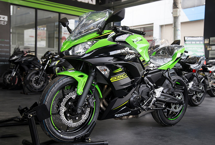 Xe MOTO Kawasaki Ninja 650 ABS - Xanh lá