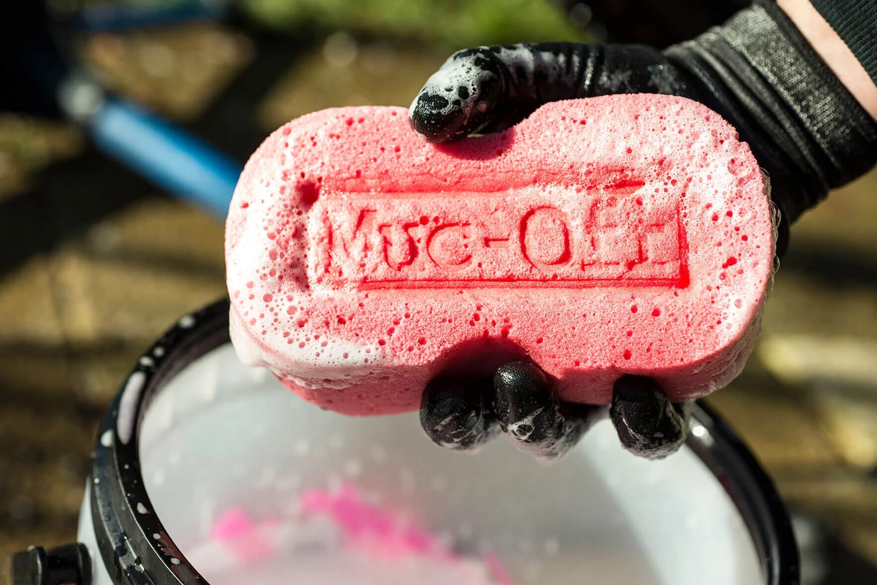 Bọt Biển Rửa Xe đạp, Xe máy và Ô tô Muc Off Expanding Microcell Sponge