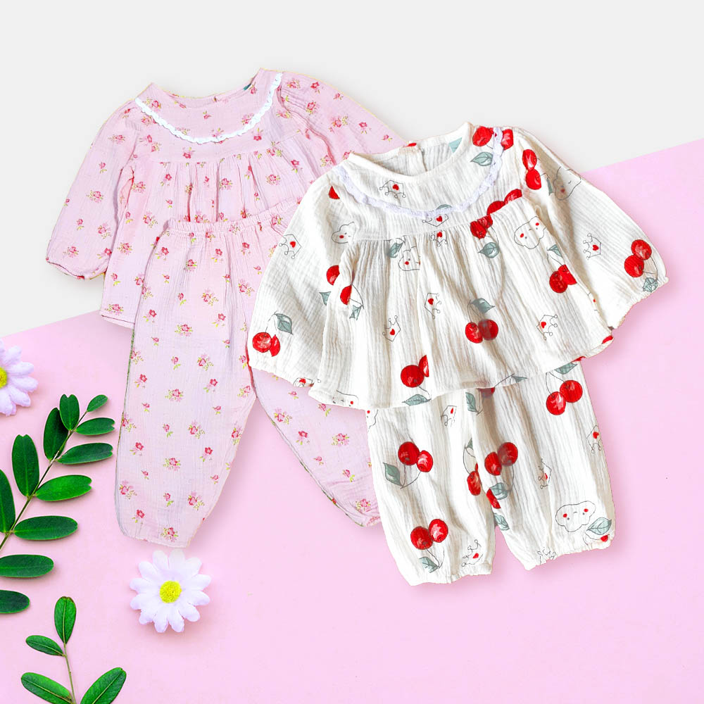 Bộ dài tay hoa nhí cổ đính viền ren vải xô muslin cao cấp cho bé gái