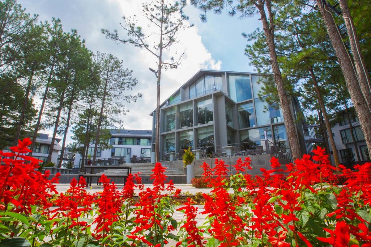Terracotta Hotel & Resort 4* Đà Lạt - Buffet Sáng, Hồ Bơi, Xe Đưa Đón Trung Tâm, Nằm Bên Hồ Tuyền Lâm Thơ Mộng