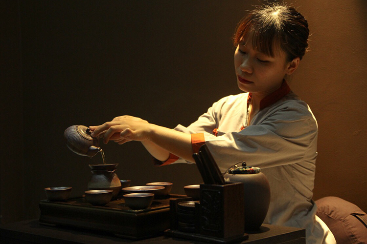 Gội Đầu Dưỡng Sinh Thảo Dược Điều Trị Rụng Tóc, Bạc Sớm, Mất Ngủ, Đau Đầu Tại Budd Spa & Retreat