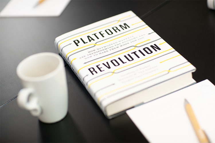 Platform Revolution: Networked Market