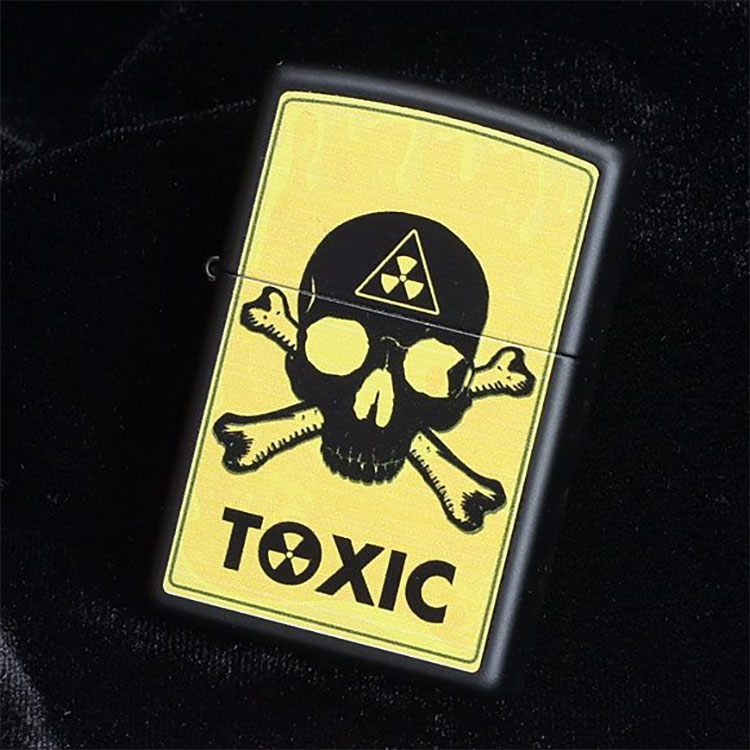 Bật Lửa Zippo 28310toxic Skull And Crossbones Black Matte