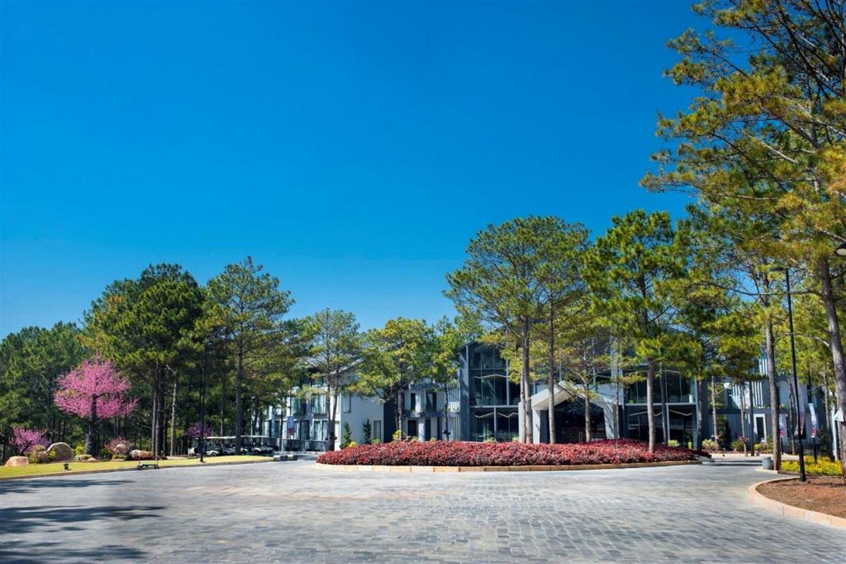 Terracotta Hotel & Resort 4* Đà Lạt - Buffet Sáng, Hồ Bơi, Xe Đưa Đón Trung Tâm, Nằm Bên Hồ Tuyền Lâm Thơ Mộng