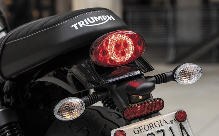 Xe Môtô Triumph Street Twin - Đen Bóng