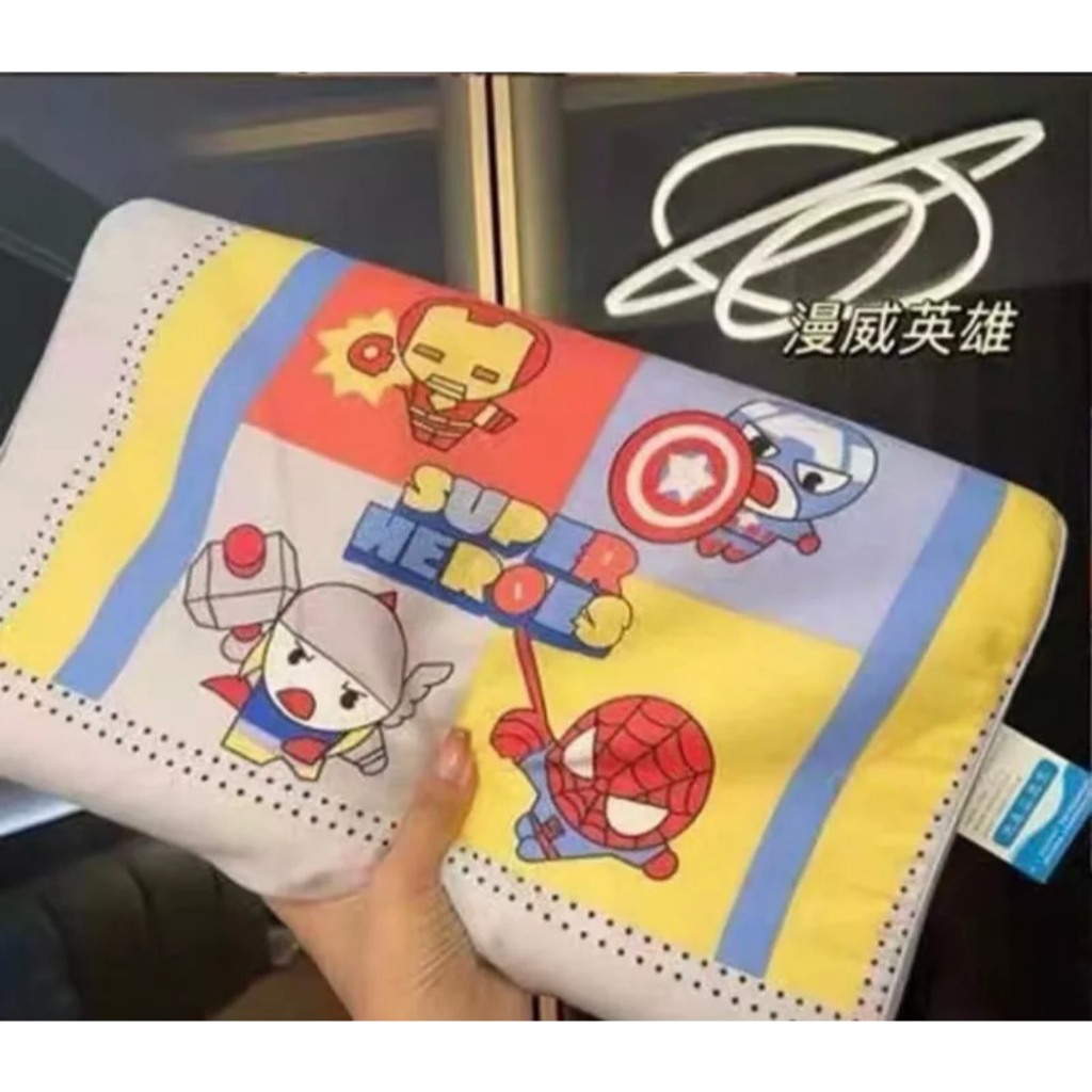 Gối cao su non giúp bé chống méo đầu, chống ngạt, kích thước 30x50cm- vỏ gối họa tiết dễ thương, giao ngẫu nhiên