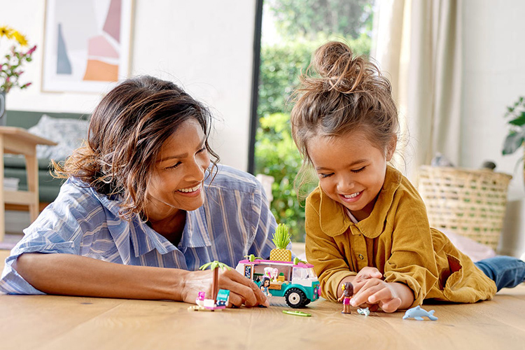 Đồ Chơi Lắp Ghép LEGO Friends Xe Tải Trái Cây 41397