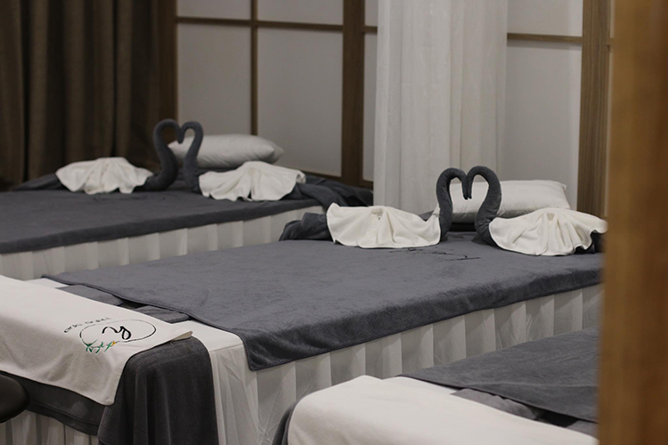 Liệu Trình Massage Tinh Dầu Aroma Tại Hebe Spa