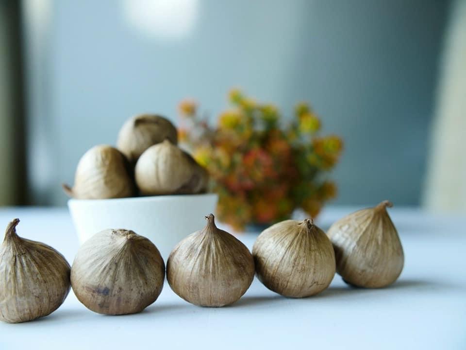 COMBO 2 HŨ TỎI ĐEN CÔ ĐƠN LINH ĐAN 300G + TẶNG 1 HŨ TỎI ĐEN 100G