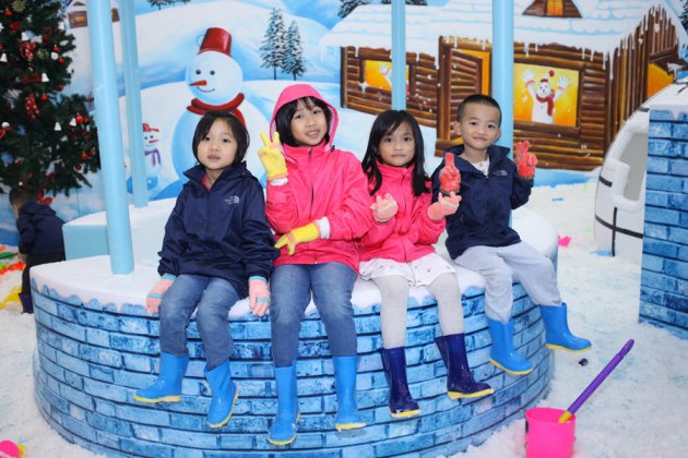 HN - Thỏa sức vui chơi trong thành phố tuyết tại Khu vui chơi Snow World - Áp dụng cả tuần và ngày lễ