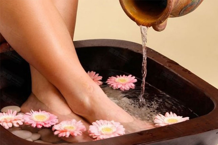 Combo Massage Body Nhật + Thái + Foot (70') Kết Họp  Ngâm Chân  Đắp Paraffin Thư Giản Tại Thanh Thanh Spa ( Miễn Tip)