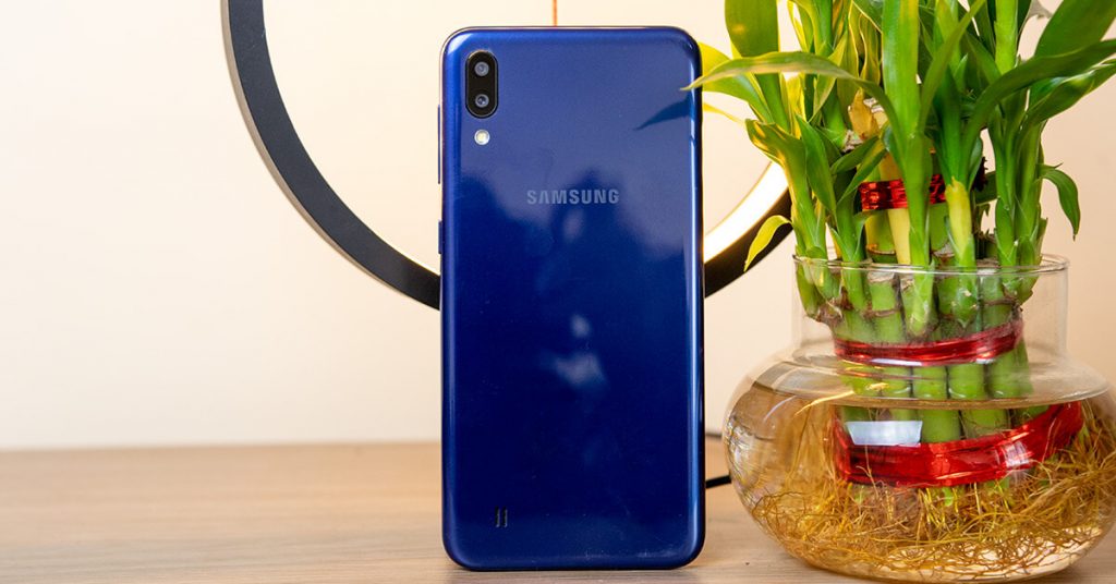 Điện Thoại Samsung Galaxy M10 (16GB/2GB) - Hàng Chính Hãng