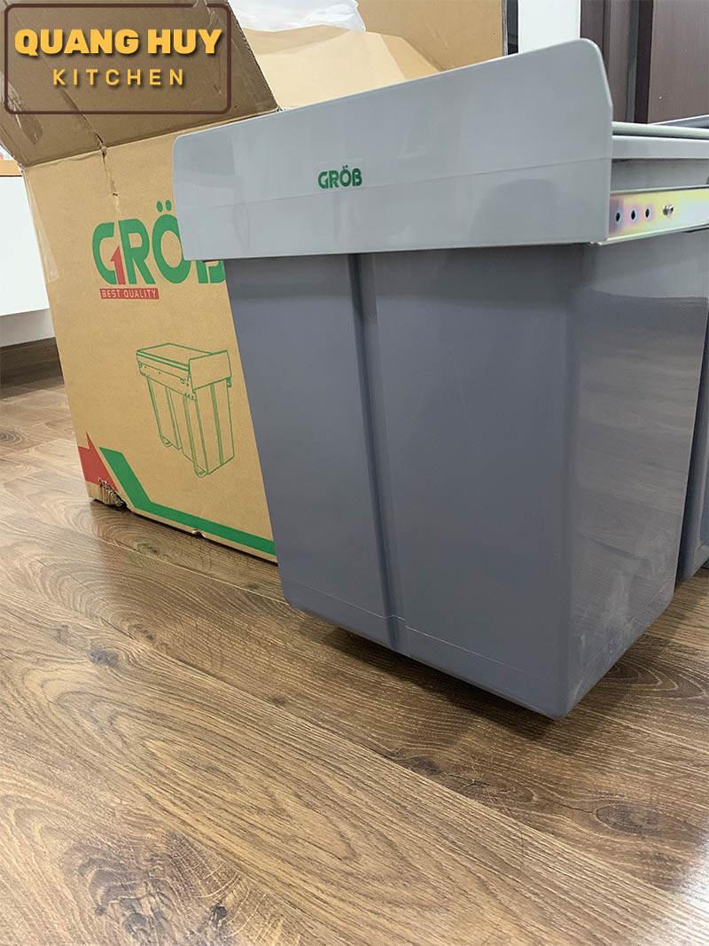 thung-rac-doi-gan-canh-am-tu-bep