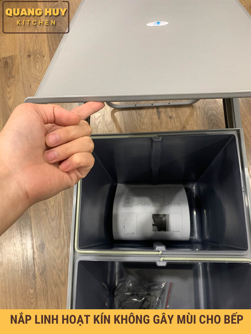 thung-rac-doi-gan-canh-am-tu-bep