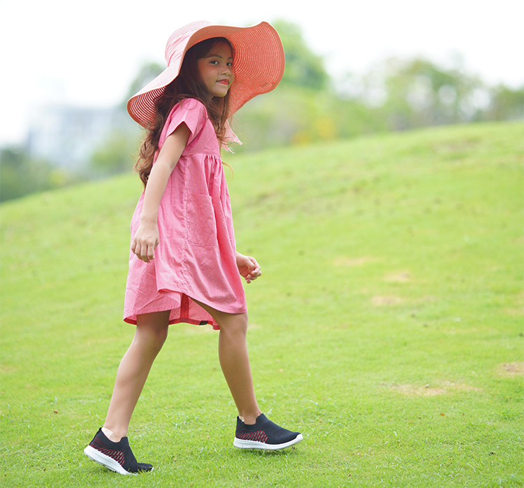 Đầm Bé Gái Hồng Xẻ Lưng Nút Cài Sau KIKA K058