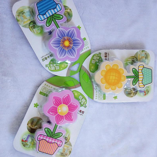 Đèn Ngủ Hình Chậu Hoa (Màu Ngẫu Nhiên)