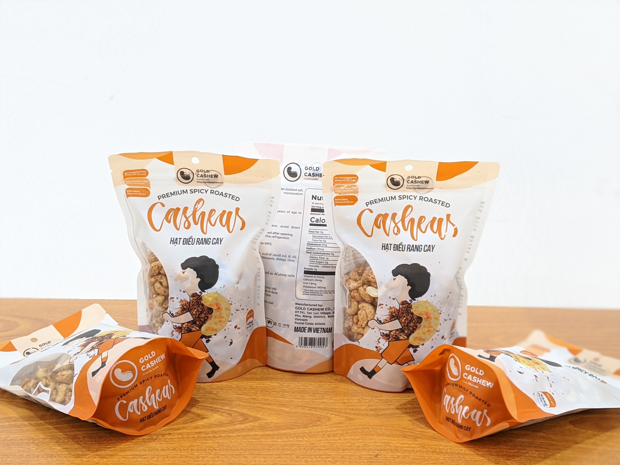 Hạt điều rang cay Gold Cashew - Cho vị ngon cay khó cưỡng