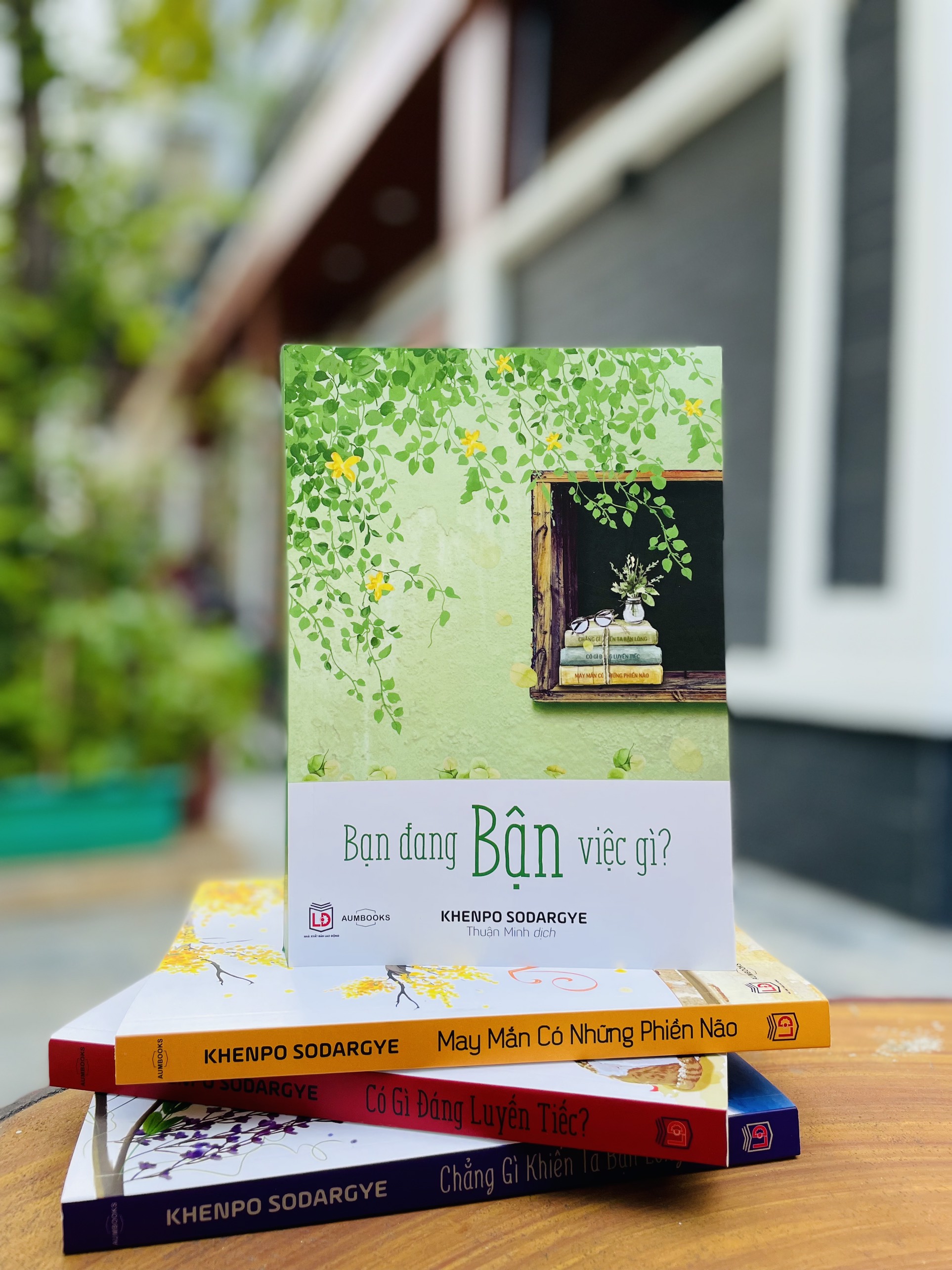 bạn đang bận việc gì