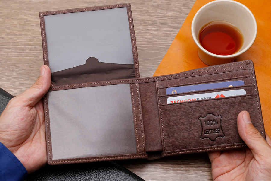 Ví Nam Da Bò 4U F012N (13 x 9.5 cm) - Nâu