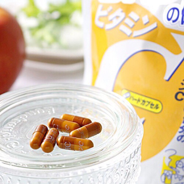 Viên uống vitamin C DHC Vitamin C Hard Capsule hỗ trợ tăng cường đề kháng, tăng tạo collagen, giảm thâm nám, giảm mụn và làm đẹp da 