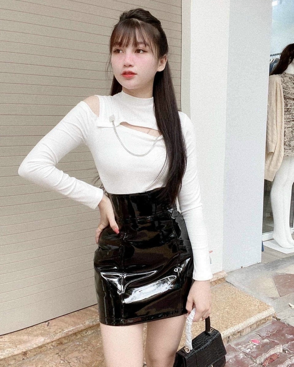 Mua Chân váy da bóng cạp cao ôm body đẹp S4046KG EO 6065CM đen tại Loan Store #17 Mua Chân váy da bóng cạp cao ôm body đẹp S4046KG EO 6065CM đen tại Loan Store